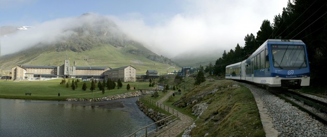 Panoramica del Ferrocarril de Nuria en Nuria, fondo Museo del Ferrocarril de Villanueva y la Geltrú