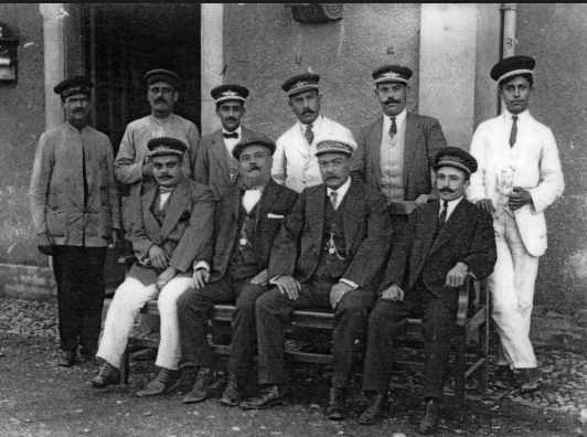 personal-de-la-estacion-de-la-roda-de-andalucia-ano-1900-archivo-jpt