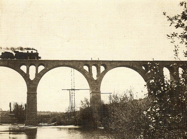 Puente Salamanca, sobre el Adaja, año 1930 , foto Moñon, fondo Rafael Gómez Benito