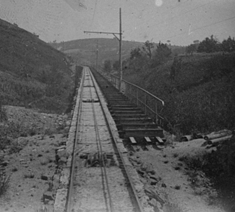 Puente doble con cable, funicular e Artxanda. foto Nestor Basualdo