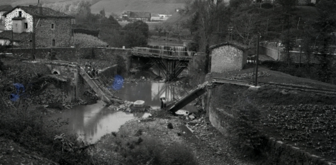 Reconstruccion del Puente de la Magdalena sobre el Oñate c.1938
