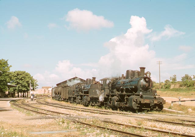 Salida en doble de la estación de Requena, 3 de junio de 1966, foto James M. Jarvis