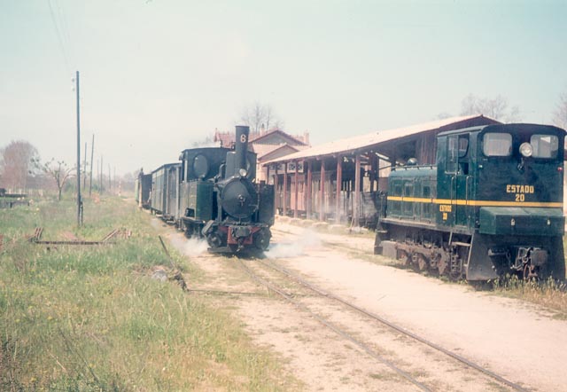 Estacion de Llagostera, abril de 1968, foto Charles F. Firminger, fondo Flickir 30937