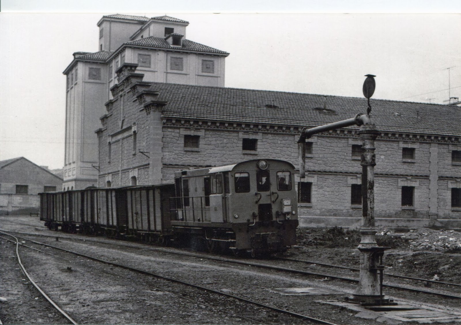 Sadaba á Gallur , estacion de Ejea de los Caballeros, foto Jeremy Wiseman