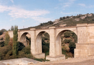 salamanca-a-fuentes-de-onoro-viaducto-de-los-gavilanes-cerca-de-ciudad-rodrigo