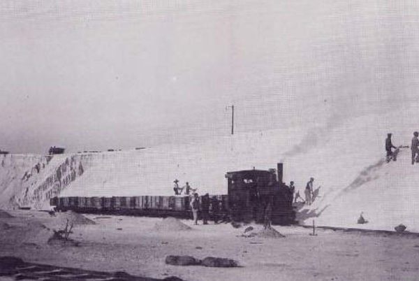 Salinas de Torrevieja , tren de la sal, fotografo desconocido