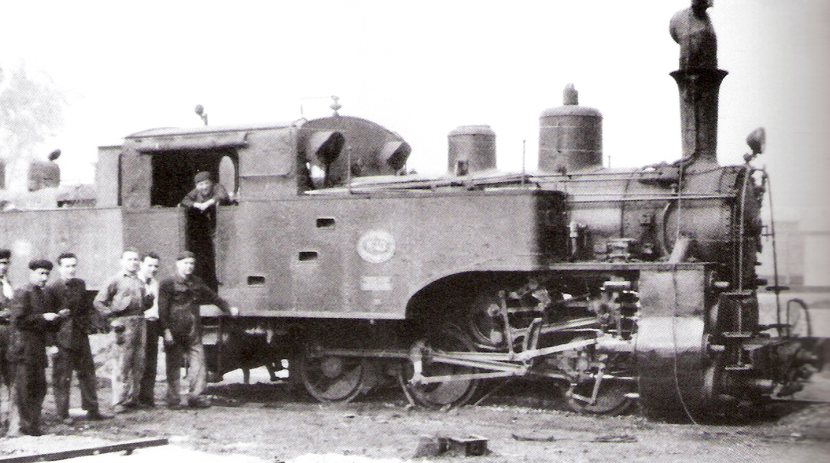 Suburbanos de Malaga, locomotora 030T, SLM, nº 43, en el deposito de Casa Misericordia, abril 1956, foto Trevor Rowe