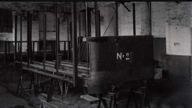  Talles de Granada, restauracion del coche nº 2 , año 1943, foto Torres Molin