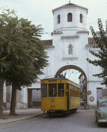 Tranvia de Granada en la Puerta de Loja