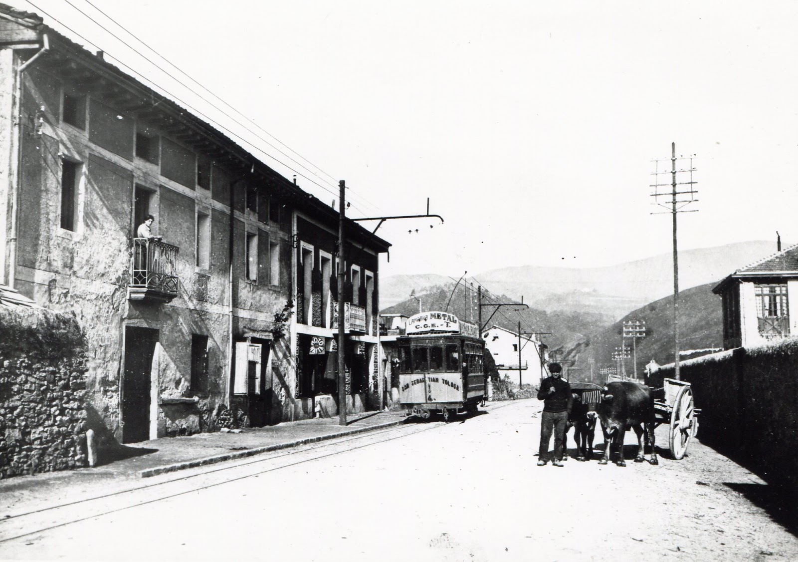 Tranvia de San Sebastian a Tolosa - fondo : J.J. Olaizola