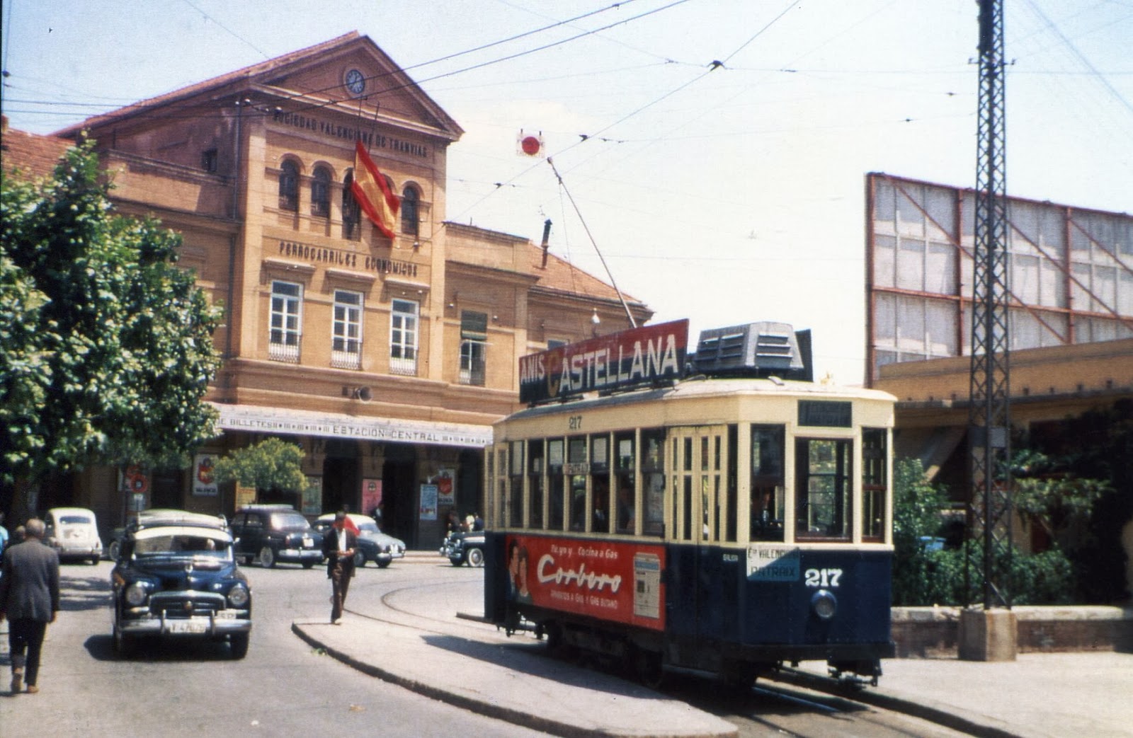 Tranvia de Valencia nº 217, frente estacion del Pont de Fusta (Santa Minica) CTFV, foto Christian Buisson