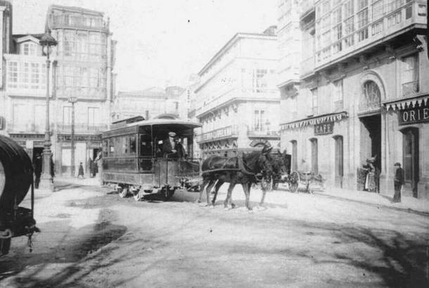 Tranvia de mulas en La Coruña , fondo Archivo de Galicia