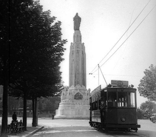 Tranvia en Bilbao,al final de la Gran Via en el Sagrado Corazon, foto esteroscopica, 