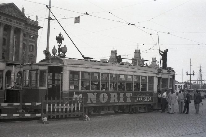 Tranvias de Barcelona. Foto Trevor Rowe, fondo MVF-Euskotren