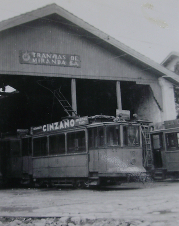 Tranvias de Miranda , cocheras con el coche nº 16 , c. 1950, fotografo desconocido