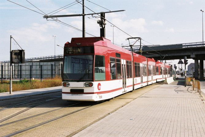 Tranvias de Valencia, en PUENTE CDA, el 14-11-2003, Fondo Enrique Andrés Gramage