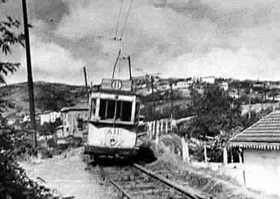 Tranvía de Begoña , a su paso por la actual Ciudad Jardin en la vía de Lezama. Foto el Correo