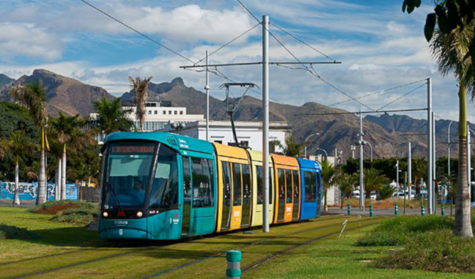 Travia de Tenerife en vía reservada