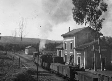 Tren en Castillo de las Guardas año 1912, foto Santiago Gonzalez Florez, coleccion Paco Alcazar