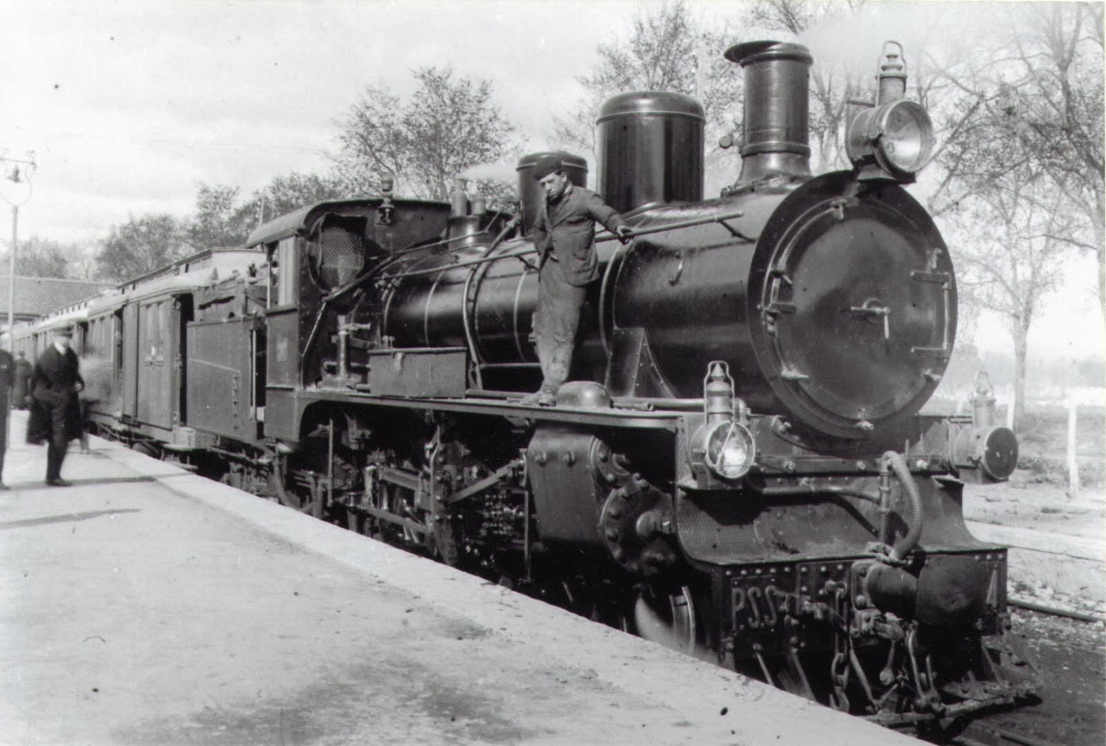 Tren en Pamplona-Plazaola , foto José Isard, fondo Josep Miquel Solé 