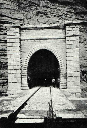 tunel-de-fayon-boca-de-entrada-revista-adelante-ano-1911