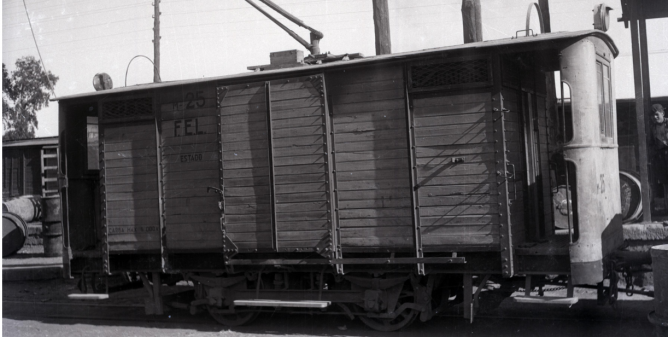 Unidad tractora del Ferrocarril Electrico de La Loma en Linars-Baeza. foto M. Salinas