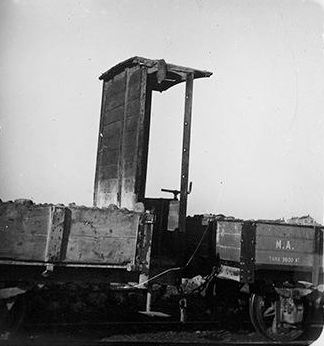 Vagon del Fc de Madrid a Arganda, año 1900, foto Augusto T. Arcimis, Fondo Fototeca del Patrimonio Historico