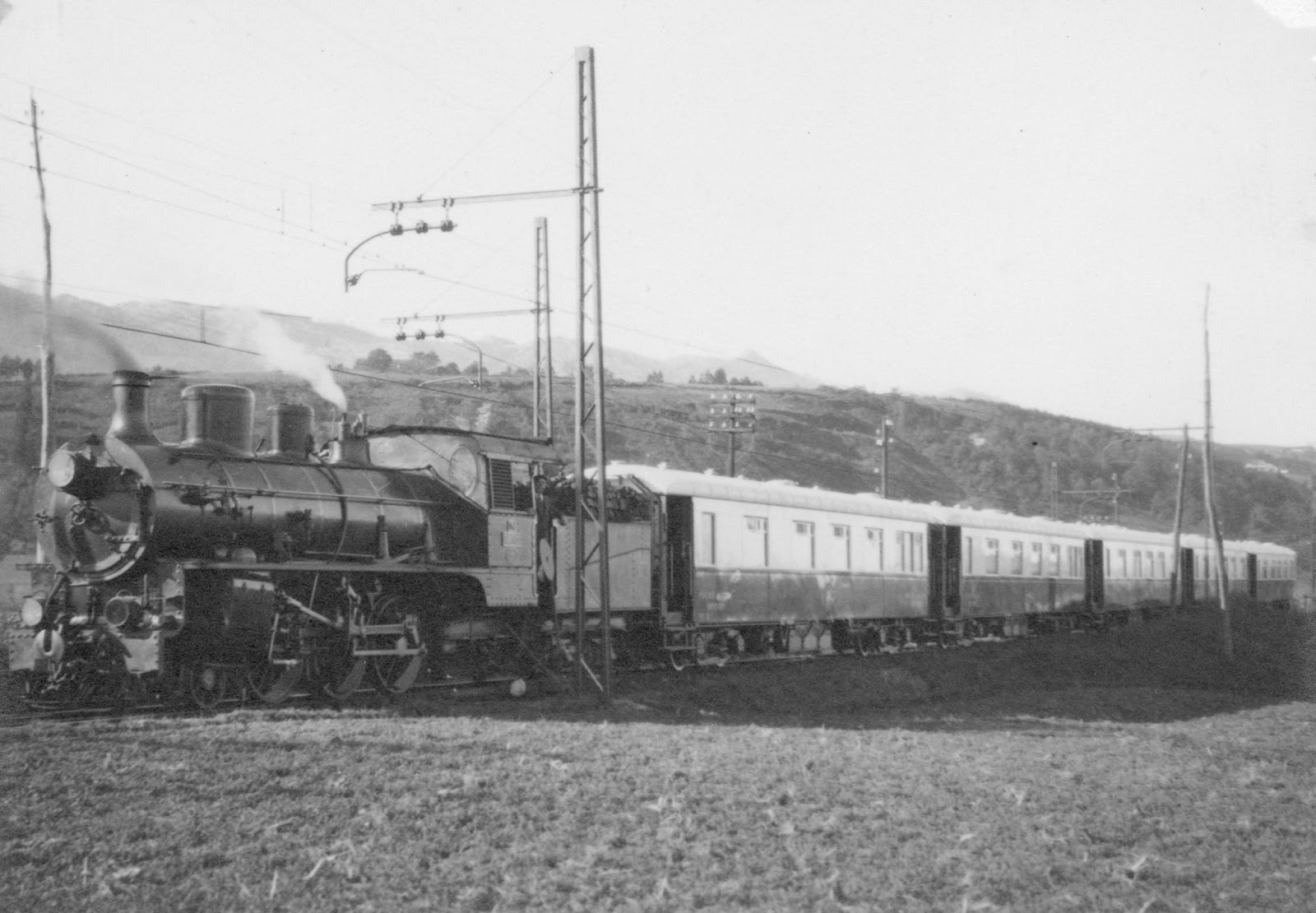 Vascongados primeros trenes Pullman - Fondo : J. J. Olaizola