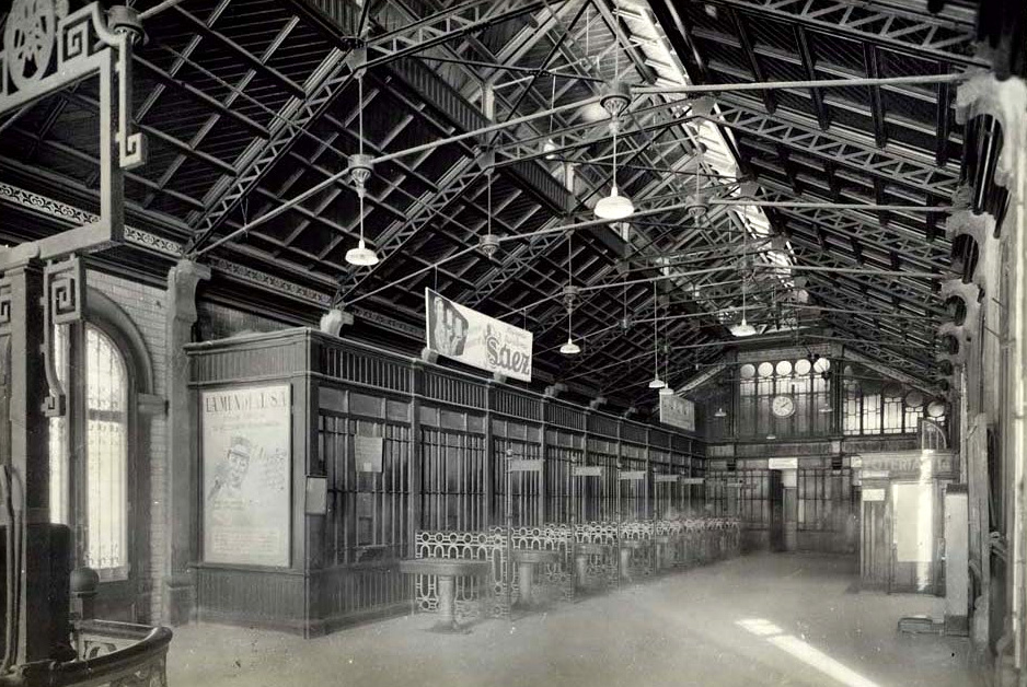 Vestibulo de las instalaciones del Paseo de Gracia en Barcelona año 1956, Foto Fco Ribera, Fondo Servicio Electrico de Renfe