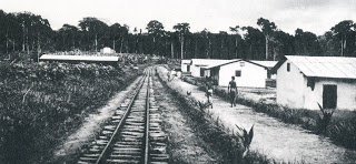 Via del Fc en el pbladode Abune, postal comercial , año 1928