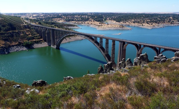 Viaducto Martin Gil. foto Manel Kaizen