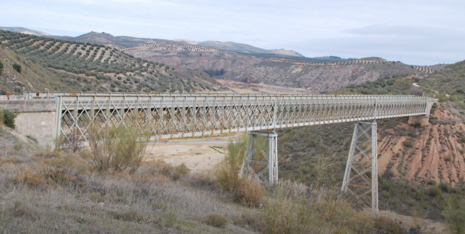 Viaducto del Desgarradero, de 199 ml, foto archivo E. López