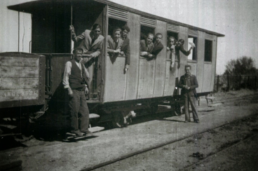 Viajeros en el ferrocarril de Cortes a Borja , año 1915, fotografo desconocido