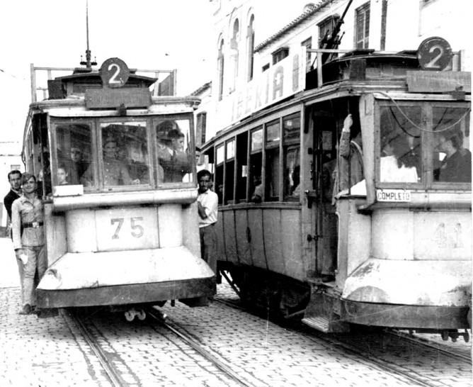 Cruce de tranvias en Málaga, fotografo desconocido