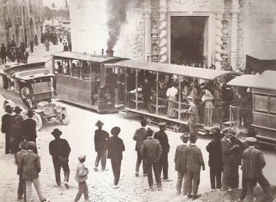 tranvia a vapor en la Santa Faz, fondo: Alicante Vivo