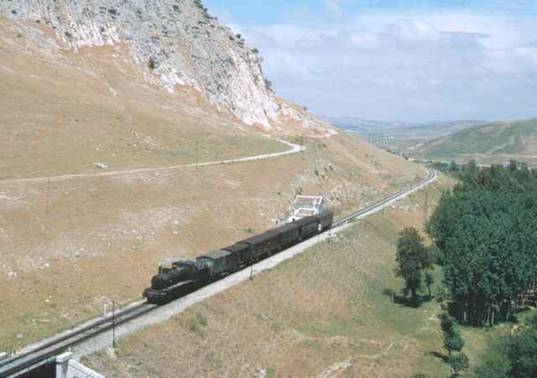 Tren circulando en Antequera