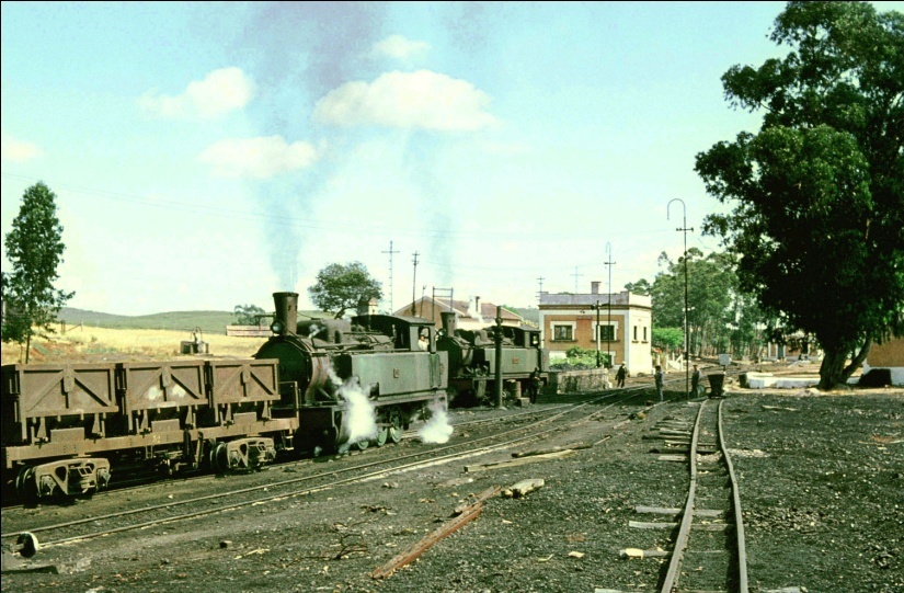 Locomotoras nº 32 y 52 en Empalme