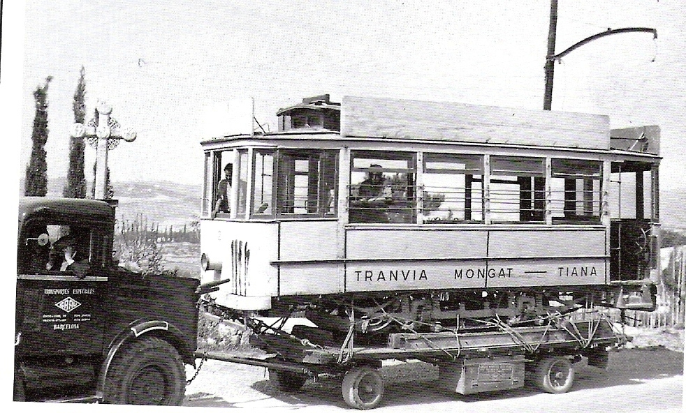 Transporte del tranvia nº 2 a Barcelona , en 1957, fondo : Jordi Ibañez