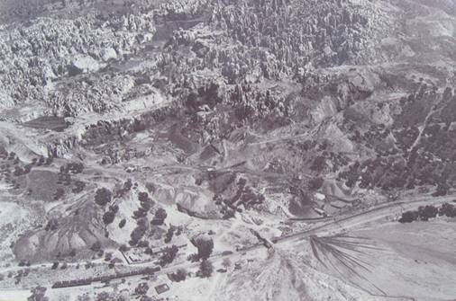 Vista aerea de las instalaciones y ferrocarril de El Pedroso, año 1959