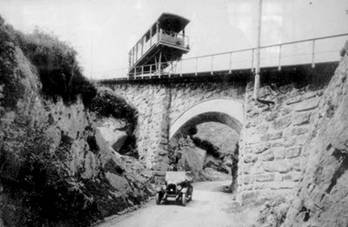 Funicular de La Reineta, fondo Monsacro