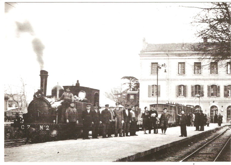 Locomotora nº 2 "Pilar" en la estacion de Zaragoza