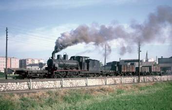 Locomotora serie 101 a 104 en Zaragoza , 