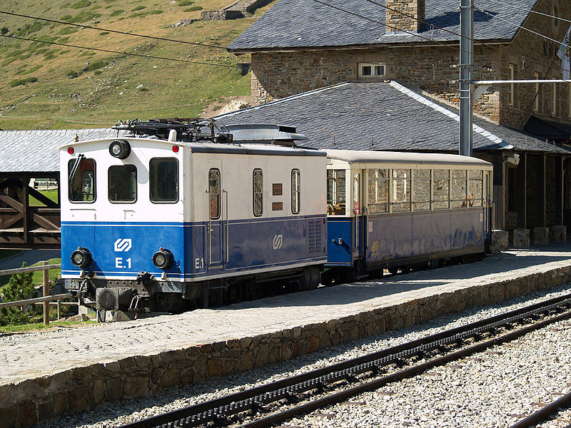 Locomotora E-1 con el coche 21