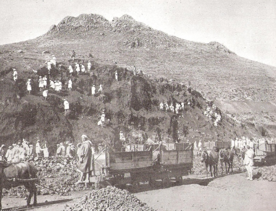 Transporte de mineral en las minas del Monte Uixan