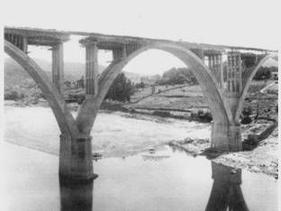 Construccion del Viaducto sobre el rio Miño