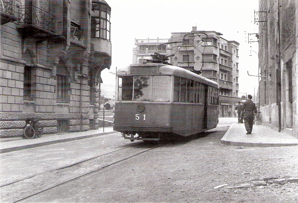 coche nº 50 en la plaza de Berri