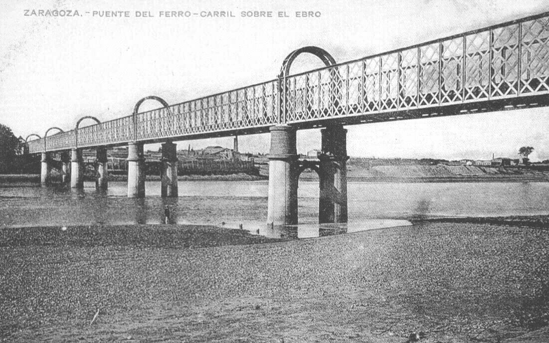 Puente de La Almozara, sobre el Ebro, observese el añadido sobre las pilas