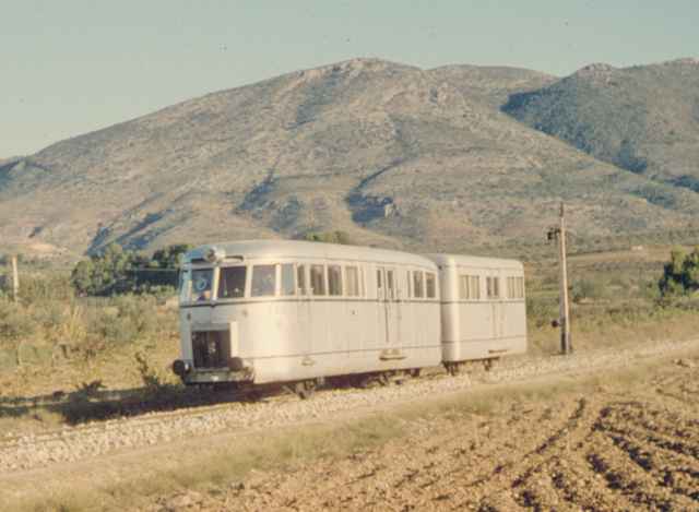 VAY , automotor 16 en las cercanias de Muro, 