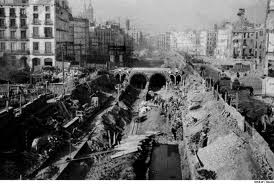 Via Layetana, trabajos a cielo abierto del Metropolitano de Barcelona