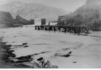 Puente de manantiales arrastrado por la riada de 1888, fondo Fotografico 